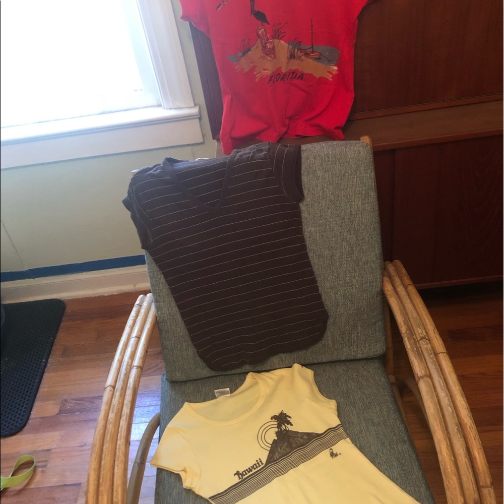 NOT FOR SALE Poshmark won’t let me delete because it was sold